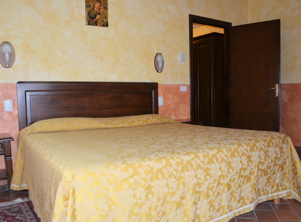 Hotel Oasi Neumann Cortona Exterior foto