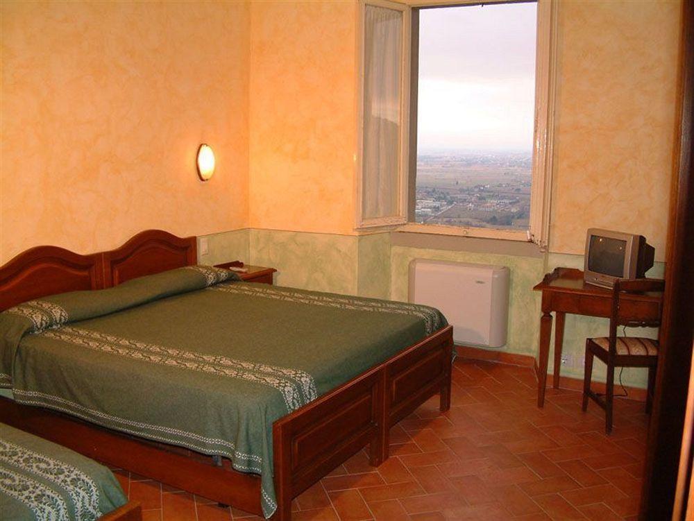 Hotel Oasi Neumann Cortona Exterior foto